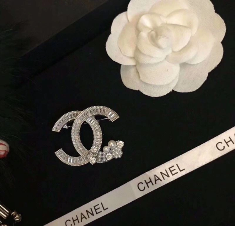 Chanel Brooches Durable 226381