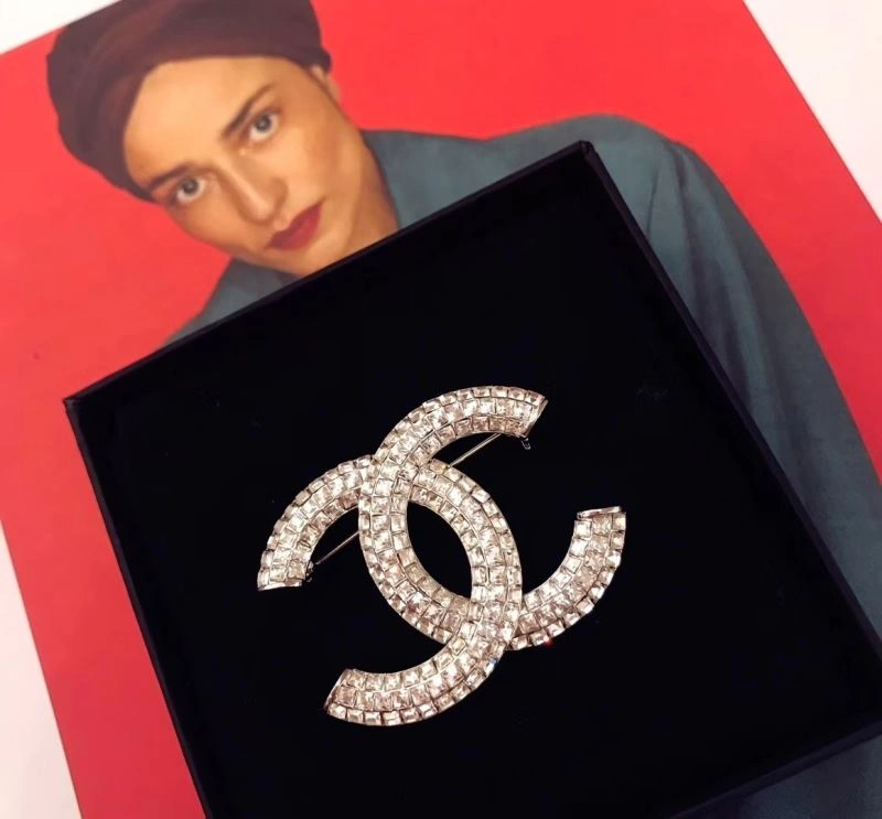 Upgraded Chanel Brooches 226389