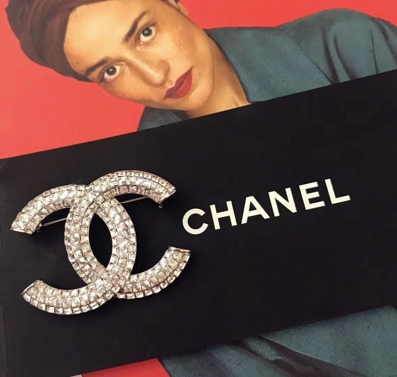 Upgraded Chanel Brooches 226389