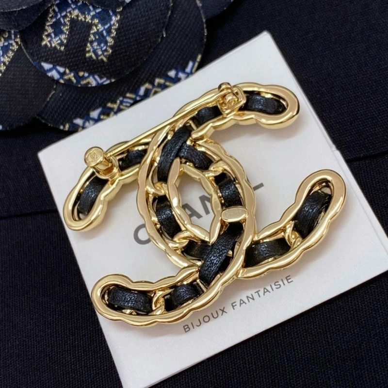 Chanel Brooches Colorful 226444