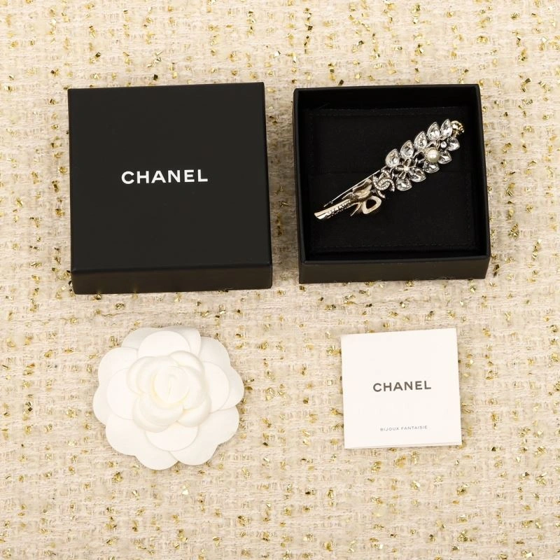 Chanel Brooches Trendsetting 226420