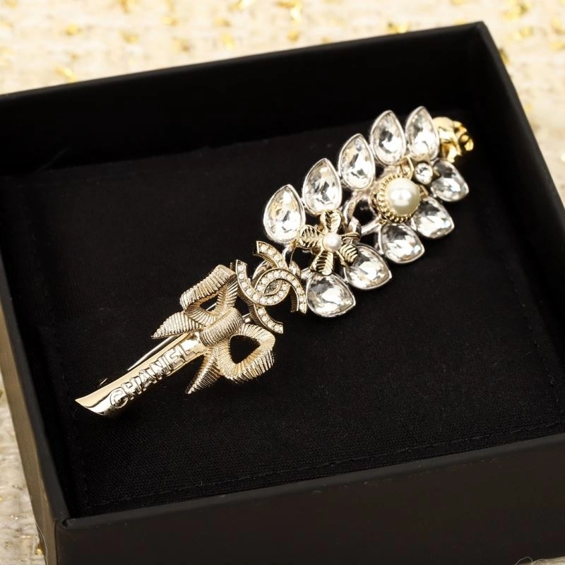 Chanel Brooches Trendsetting 226420
