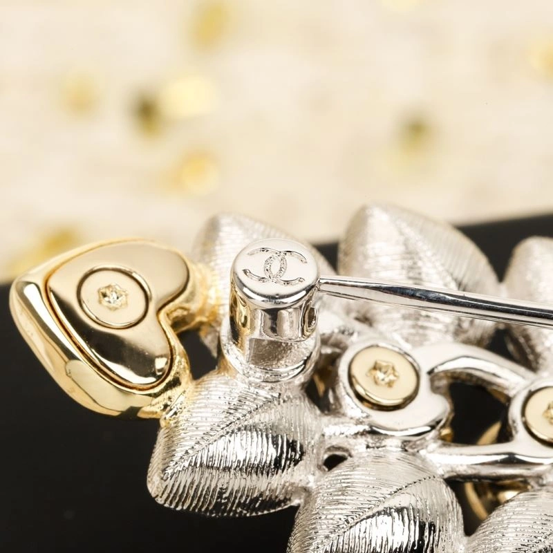 Chanel Brooches Trendsetting 226420