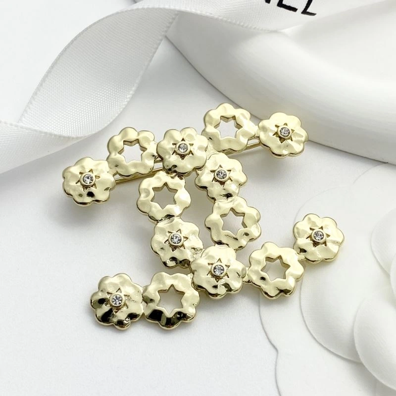 OnTrend Chanel Brooches 226377