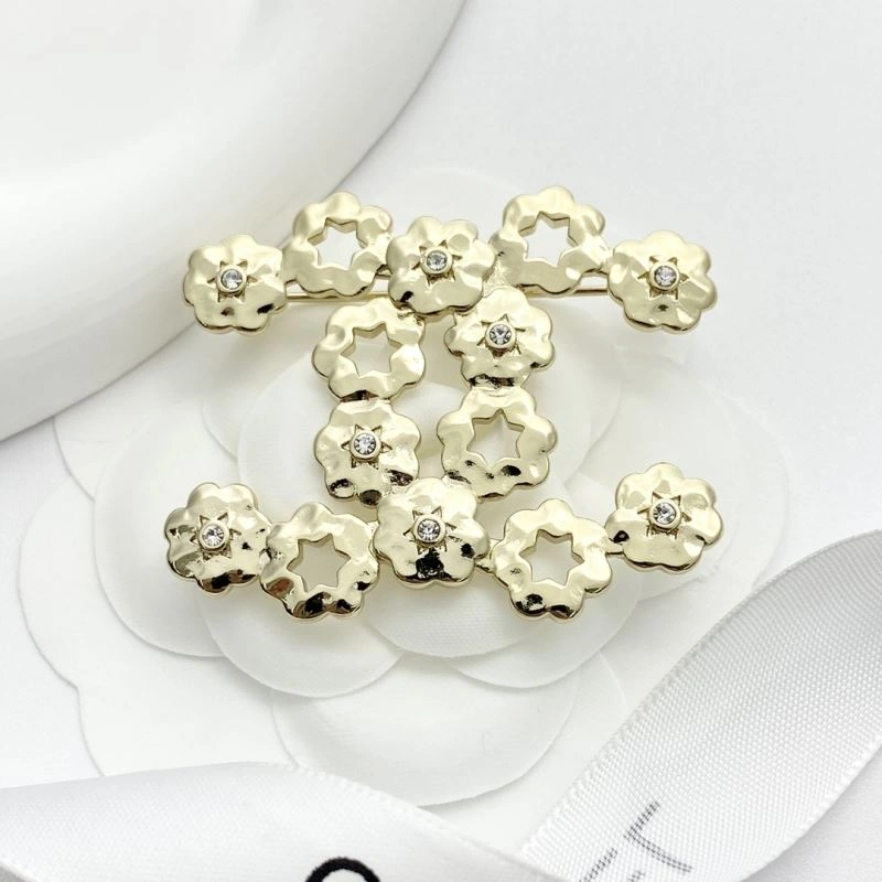OnTrend Chanel Brooches 226377