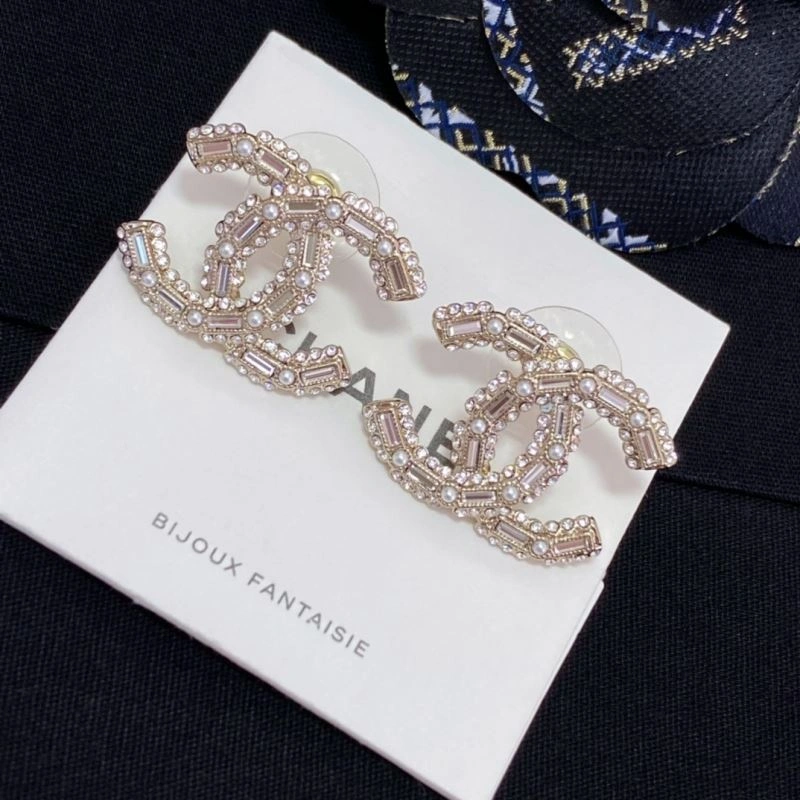 Affordable Chanel Brooches 226382
