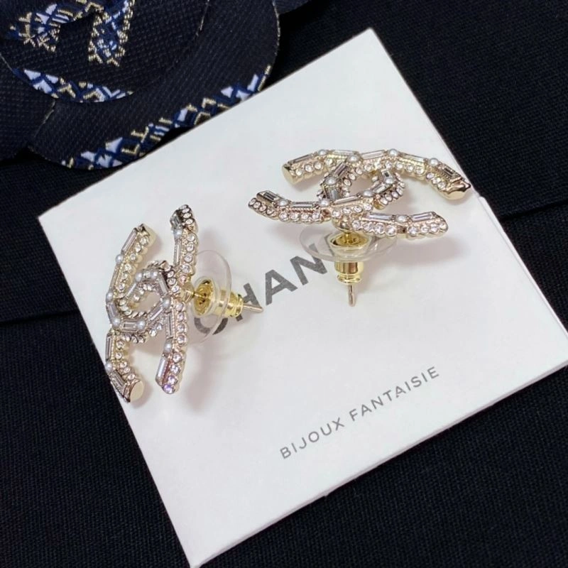 Affordable Chanel Brooches 226382