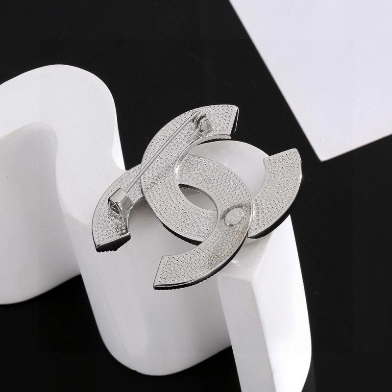 Colorful Chanel Brooches 226375