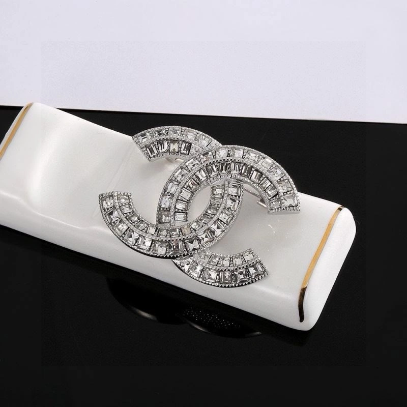 Colorful Chanel Brooches 226375