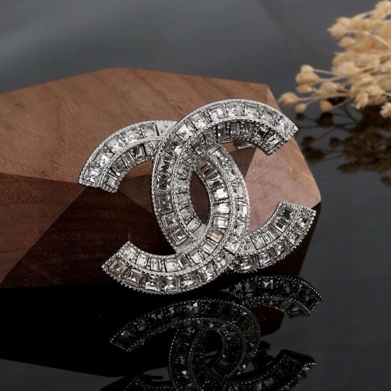 Colorful Chanel Brooches 226375