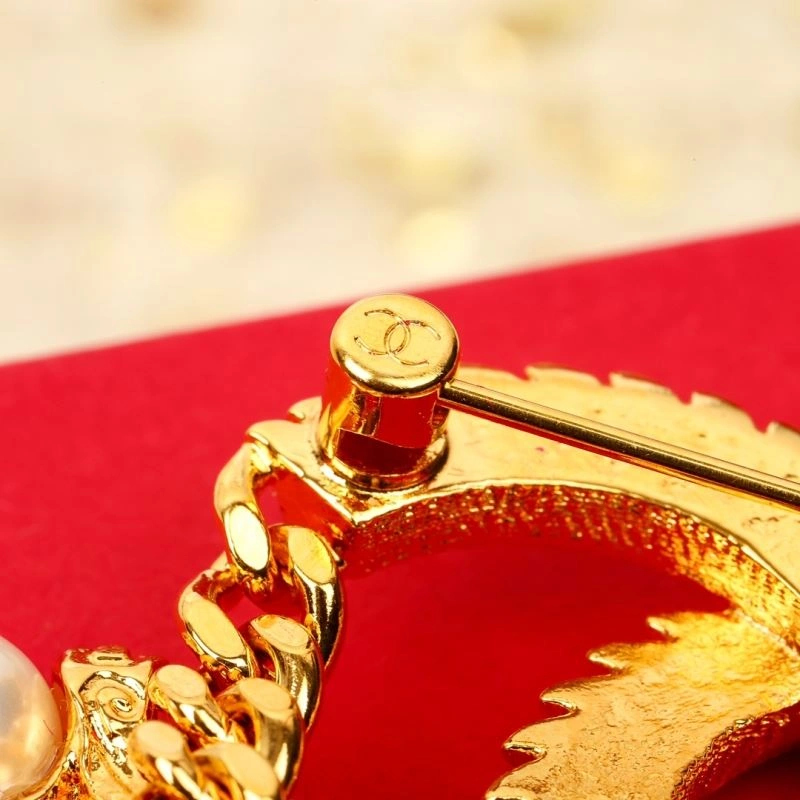 Reliable Chanel Brooches 226372