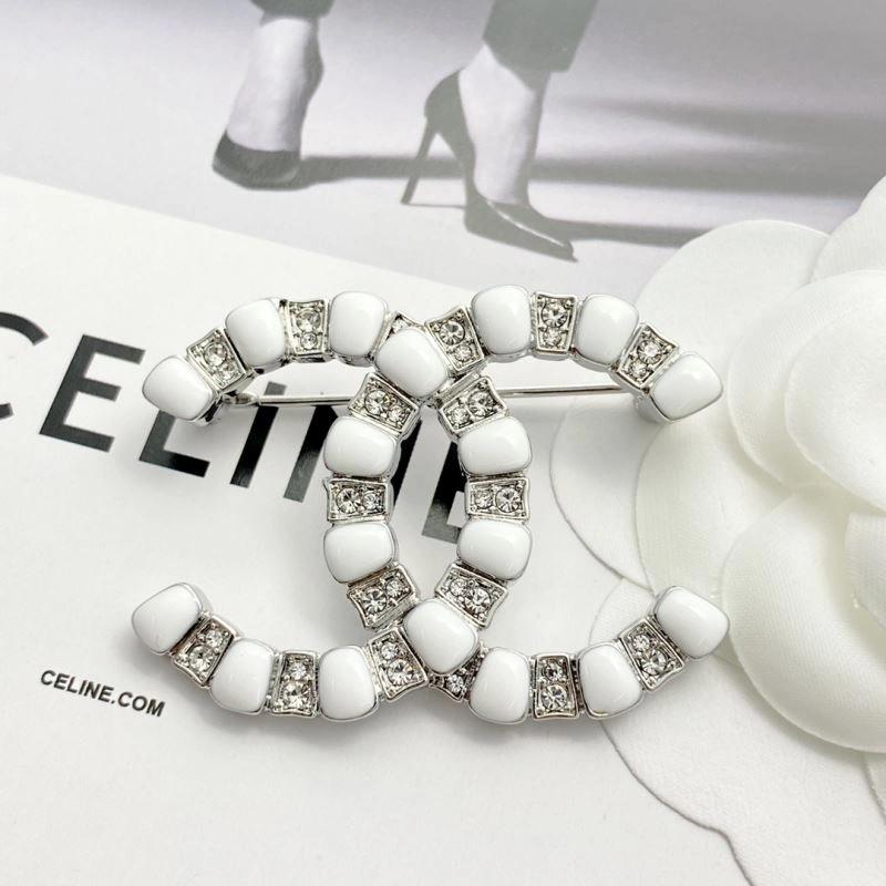Colorful Chanel Brooches 226364