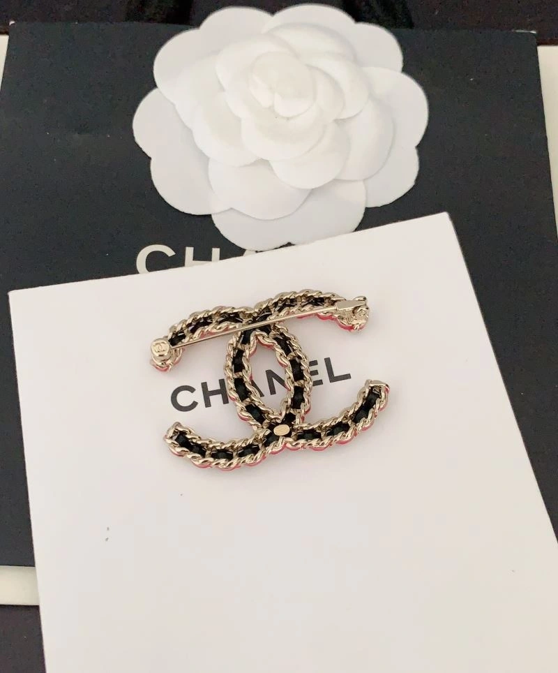 Cozy Chanel Brooches 226373