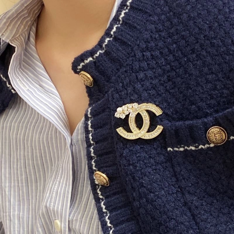 GoAnywhere Chanel Brooches 226351