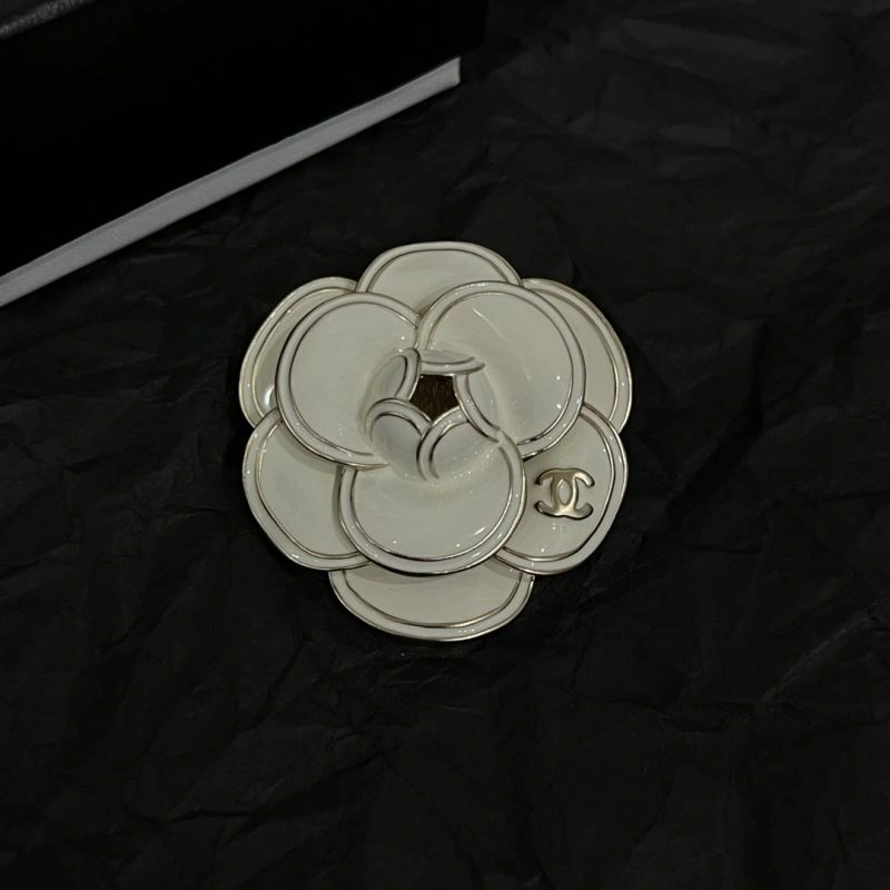 Durable Chanel Brooches 226347