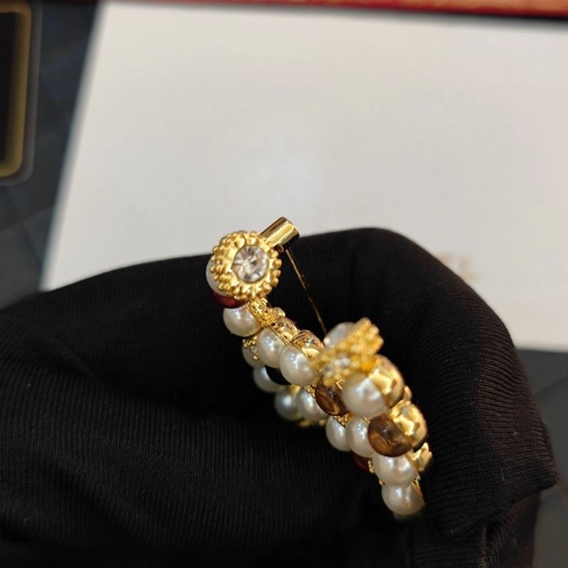 SmartChoice Chanel Brooches 226355