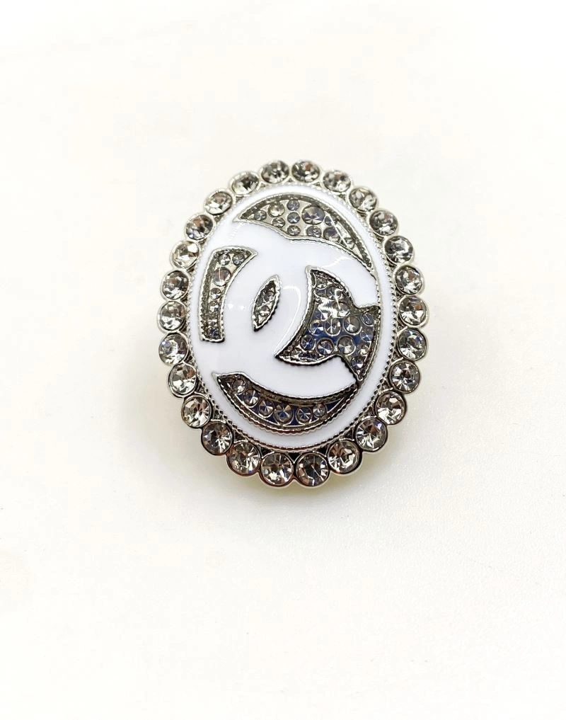 Flexible Chanel Brooches 226401
