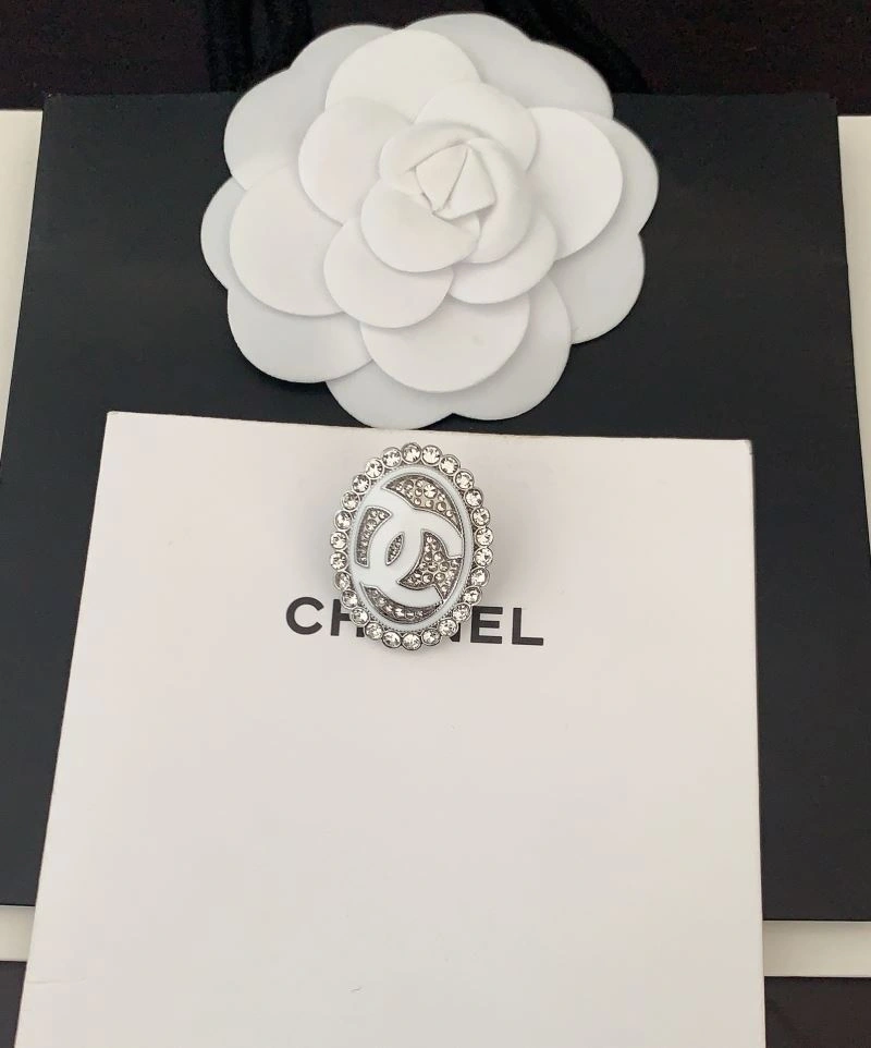 Flexible Chanel Brooches 226401