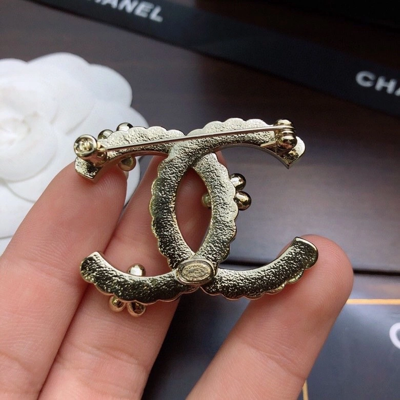 Reliable Chanel Brooches 226387