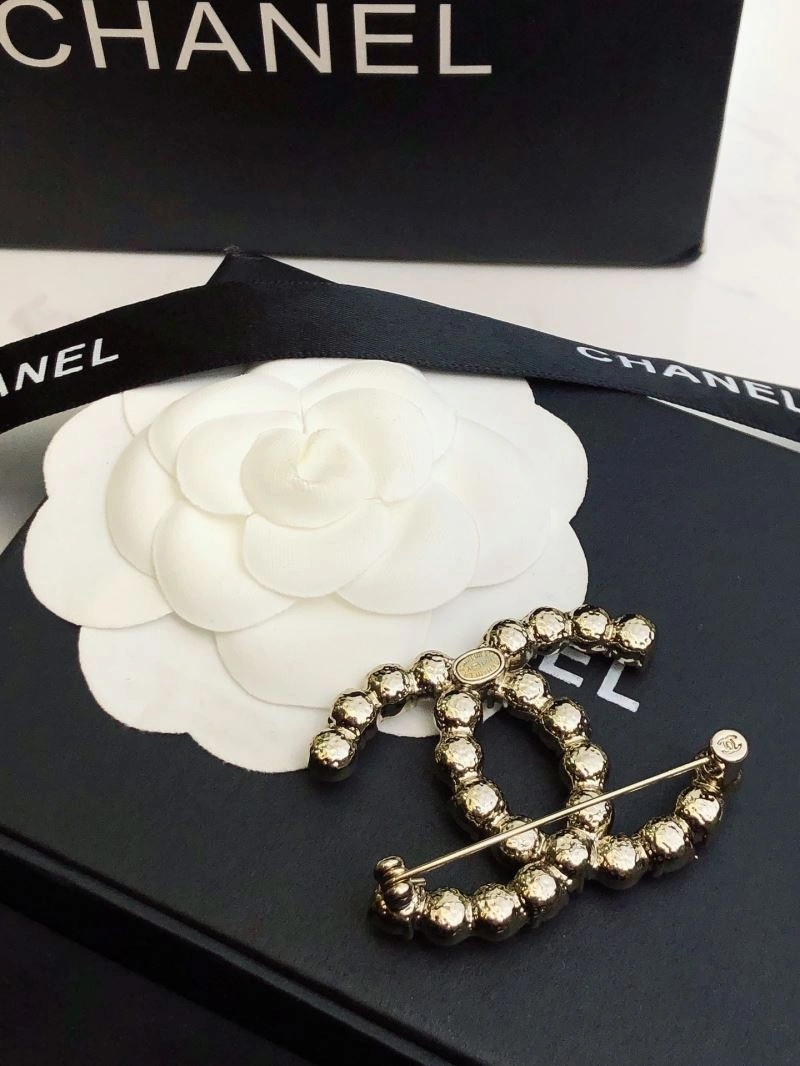 SmoothTexture Chanel Brooches 226335
