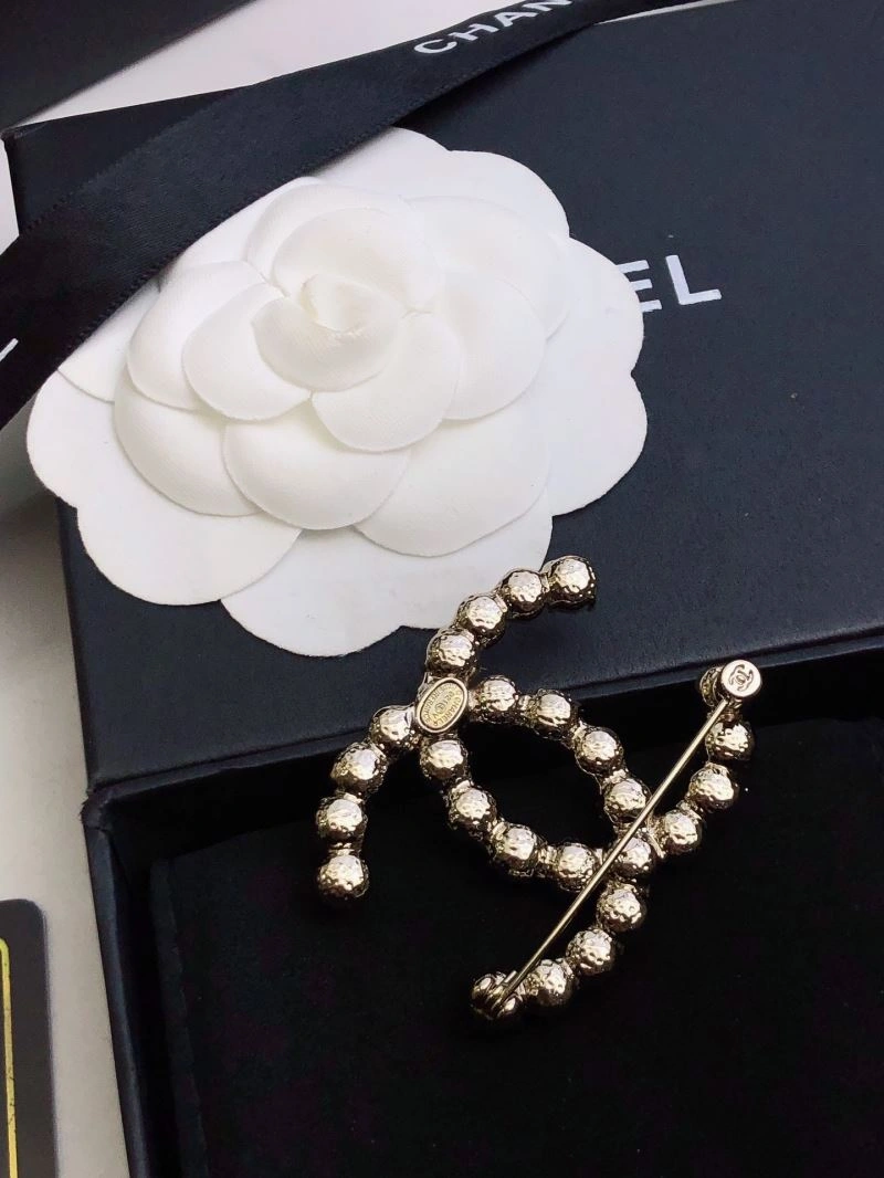 SmoothTexture Chanel Brooches 226335