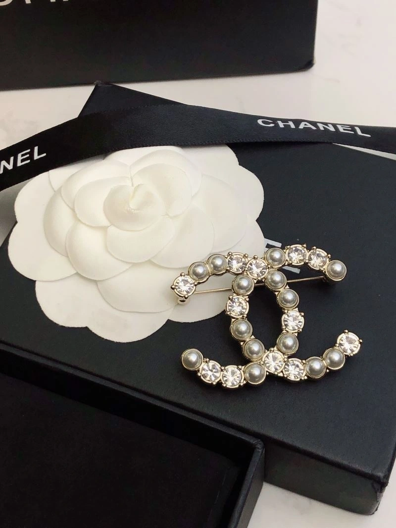 SmoothTexture Chanel Brooches 226335