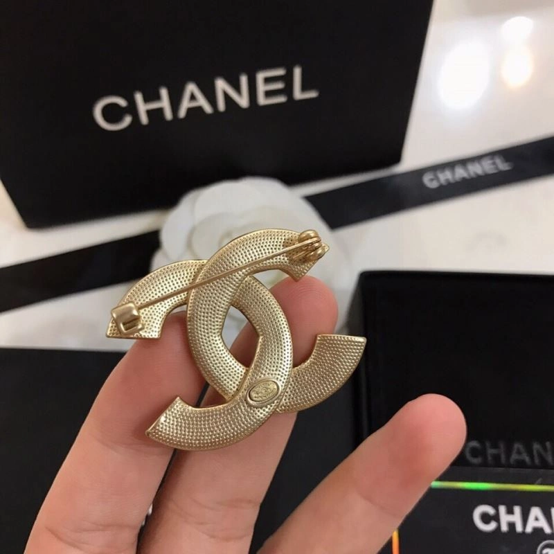 OnTrend Chanel Brooches 226343