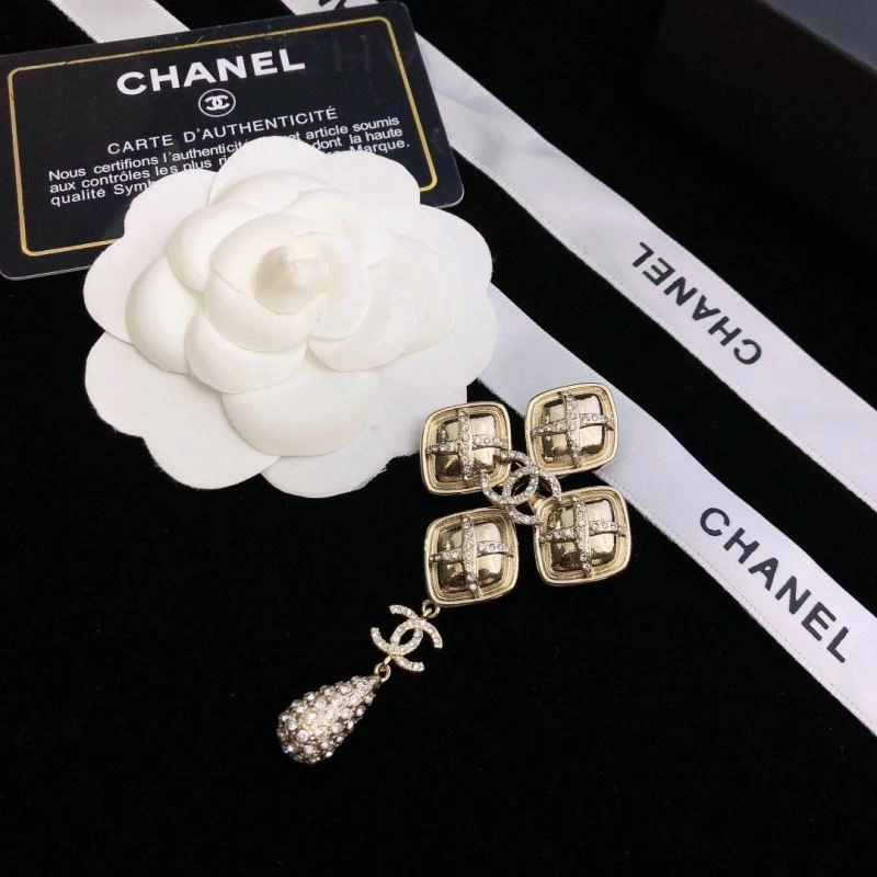 Breathable Chanel Brooches 226385