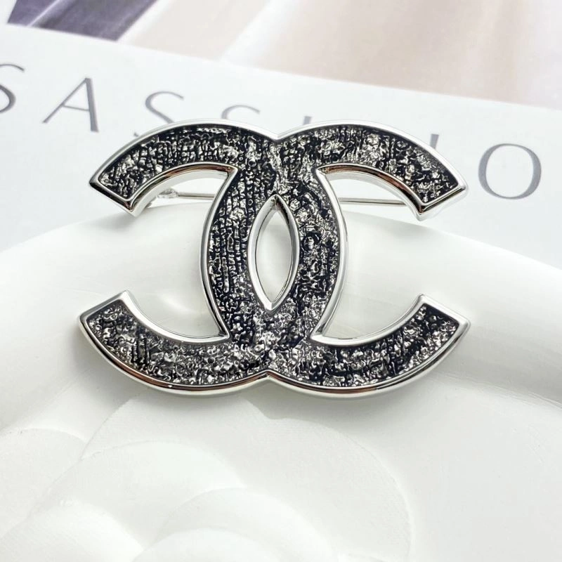 Elegant Chanel Brooches 226338