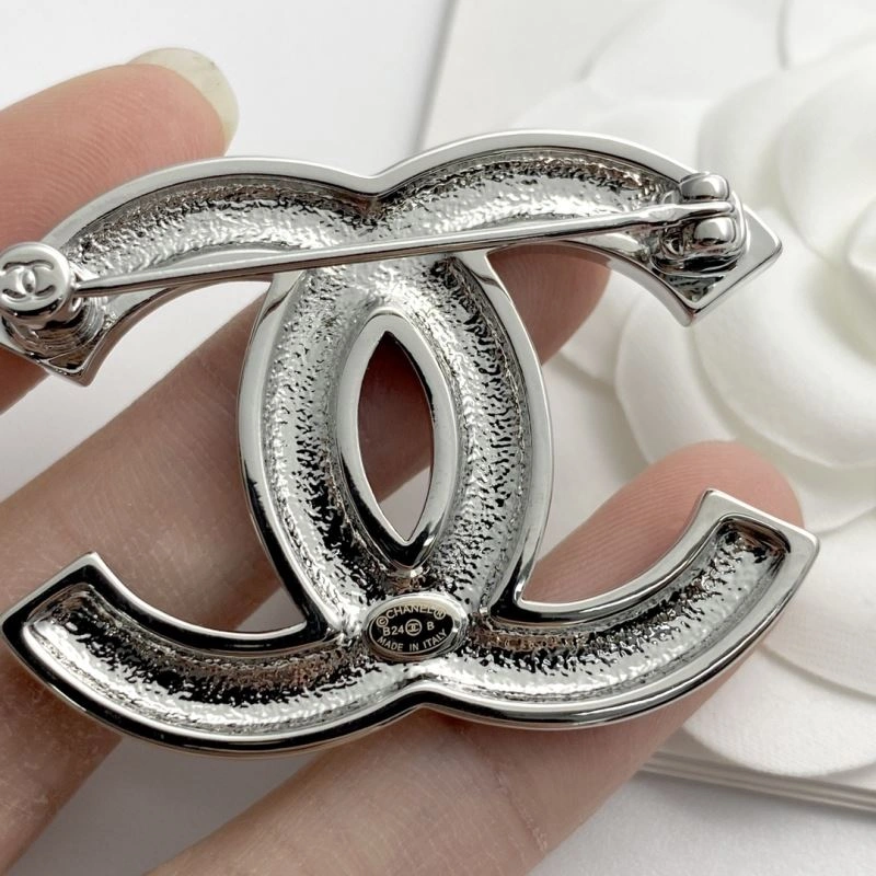Elegant Chanel Brooches 226338