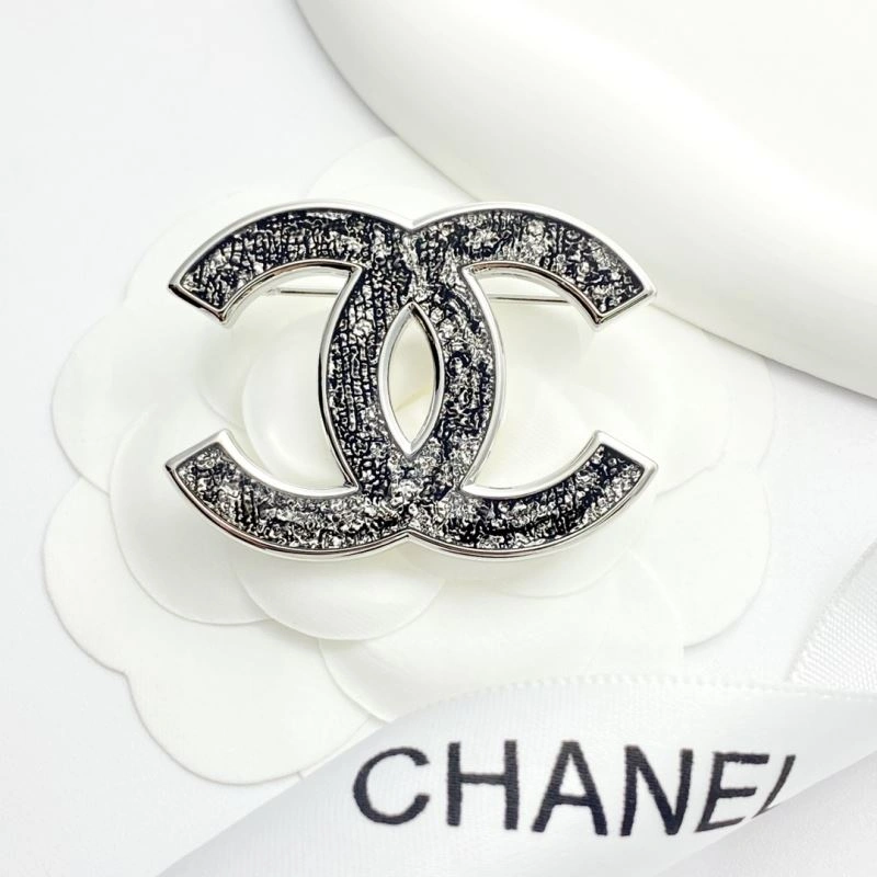 Elegant Chanel Brooches 226338