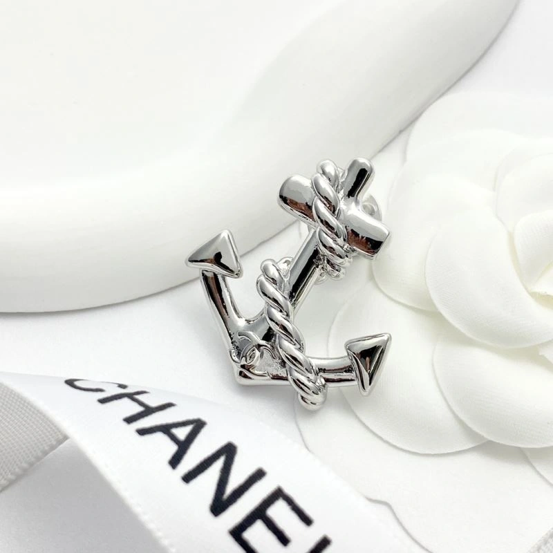 Chanel Brooches Affordable 226386
