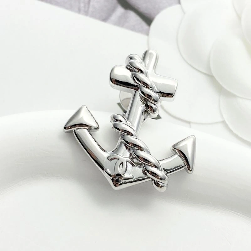Chanel Brooches Affordable 226386