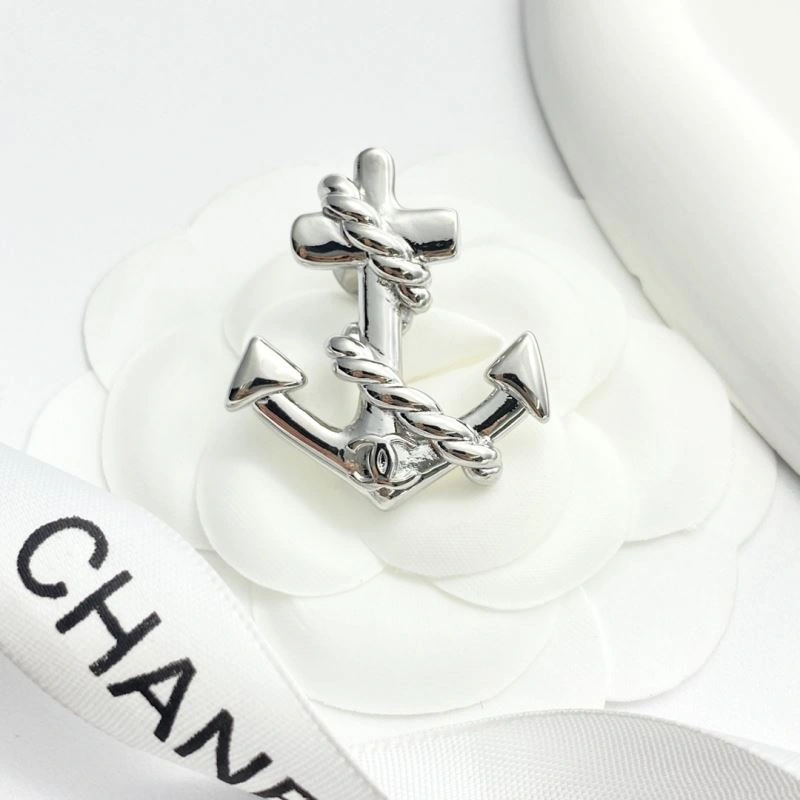 Chanel Brooches Affordable 226386