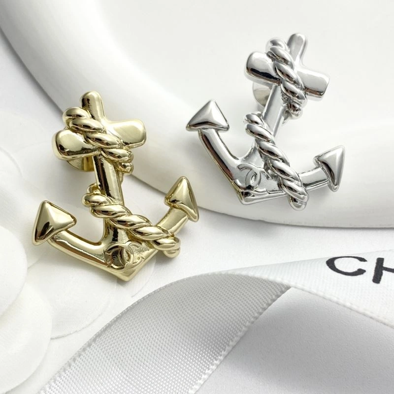 Chanel Brooches Affordable 226386