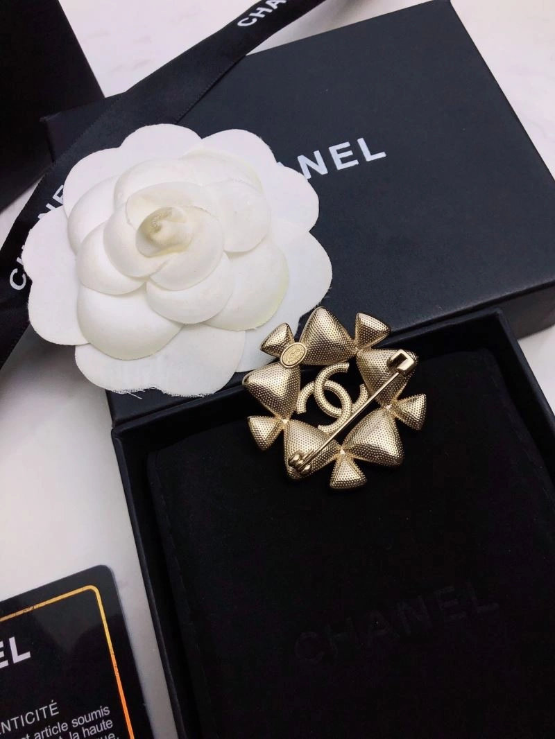 Chanel Brooches Sleek 226308
