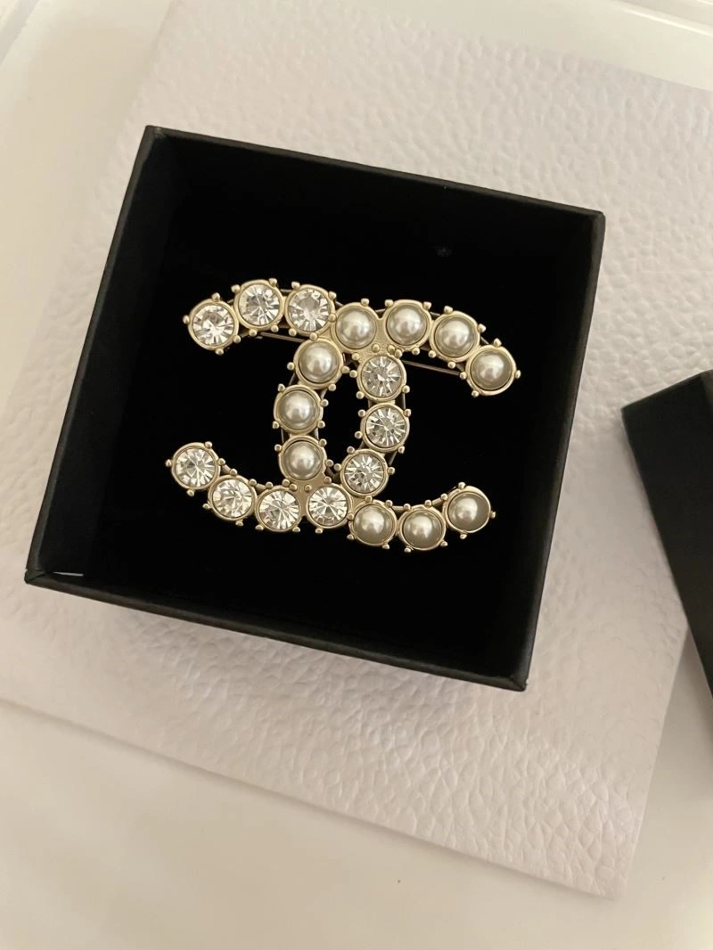 Modern Chanel Brooches 225646