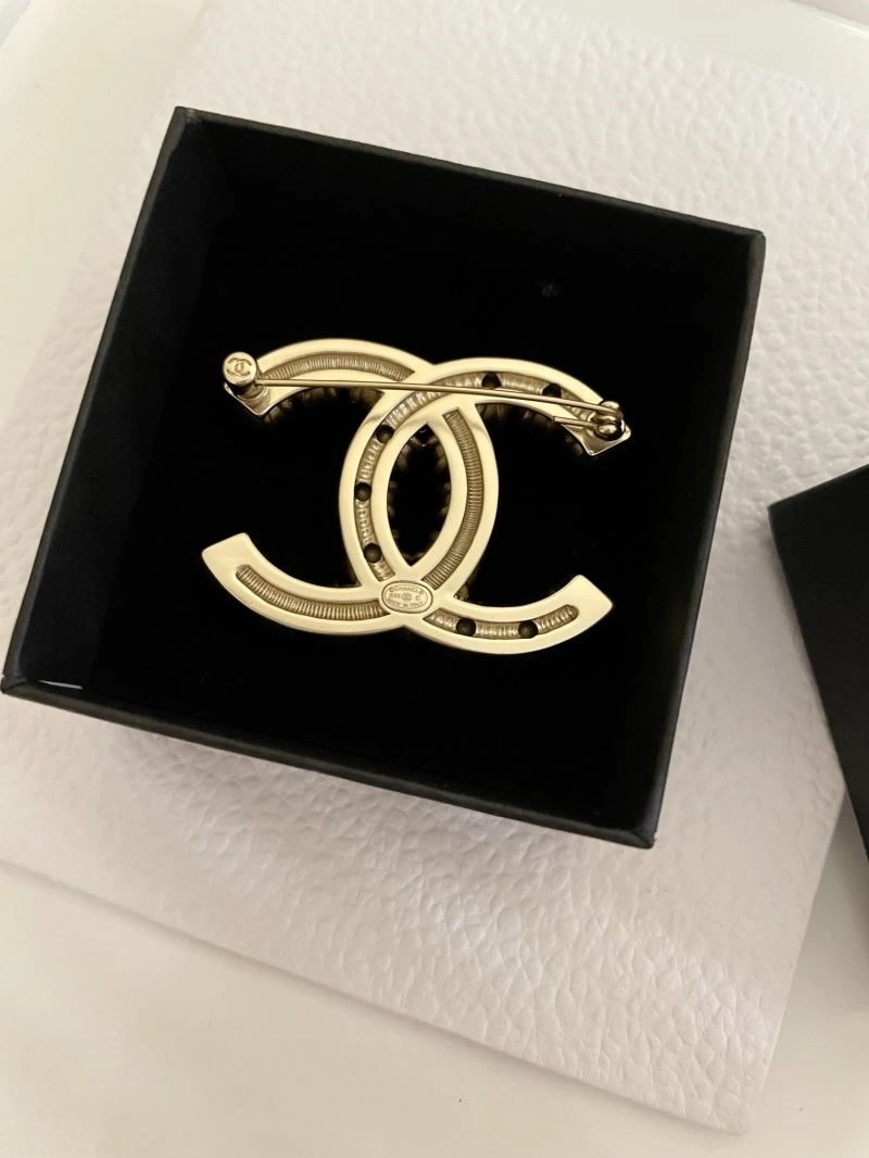 Modern Chanel Brooches 225646
