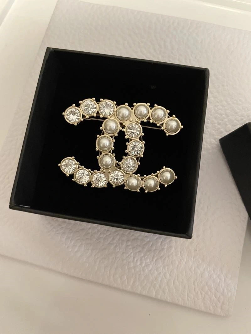 Modern Chanel Brooches 225646