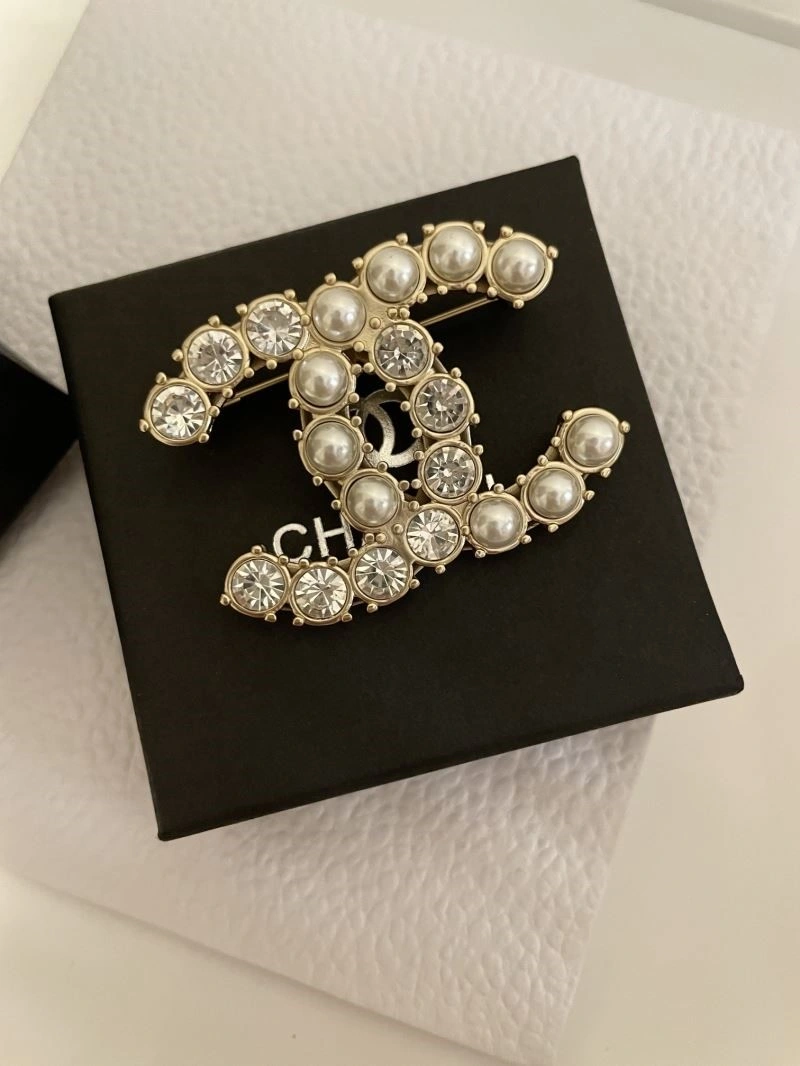 Modern Chanel Brooches 225646