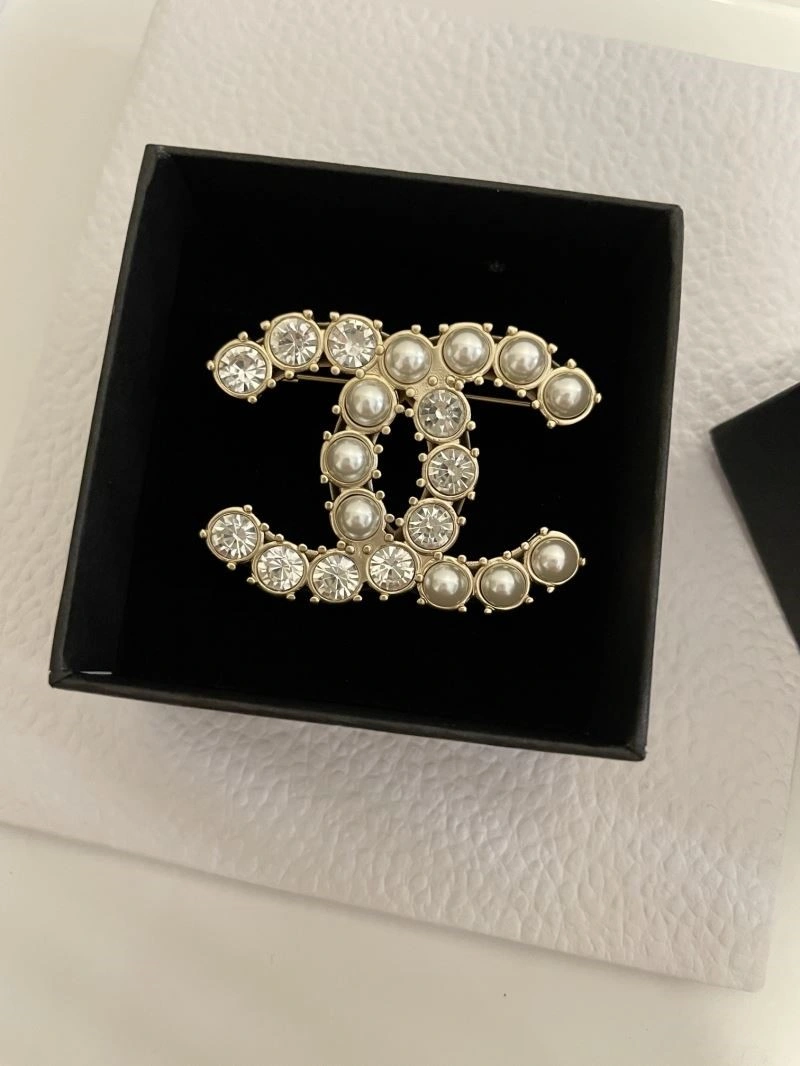 Modern Chanel Brooches 225646