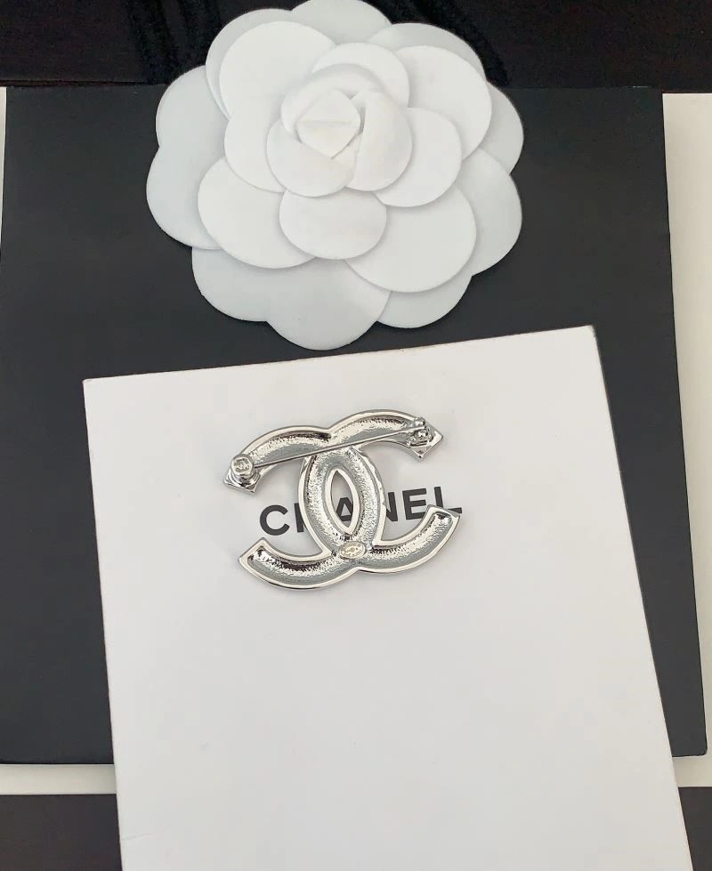OnTrend Chanel Brooches 225645