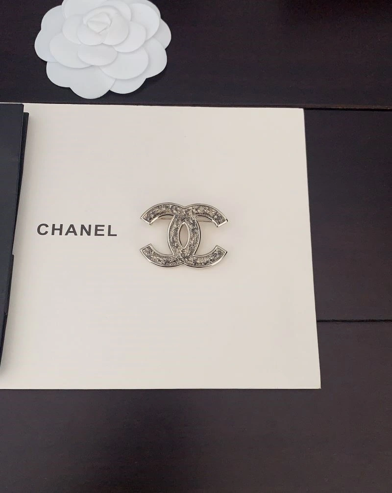 ModernLook Chanel Brooches 225692