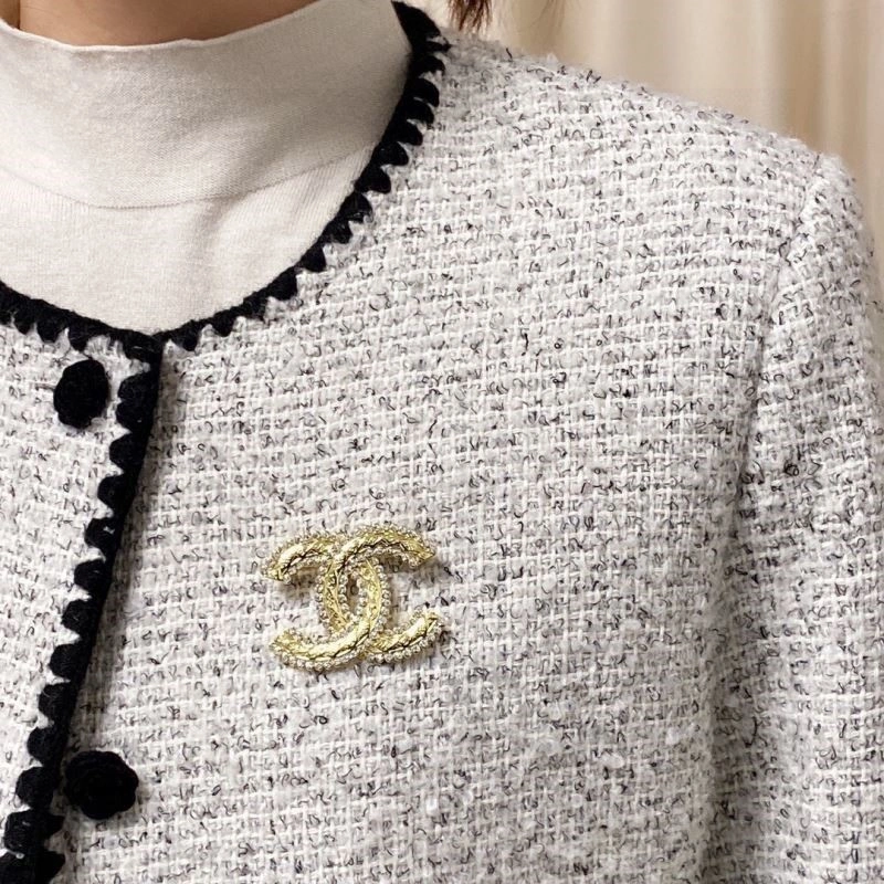 Chanel Brooches Colorful 225639