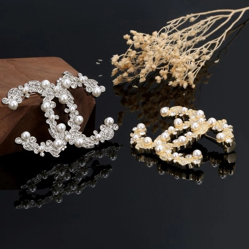 Seasonal Chanel Brooches 225644