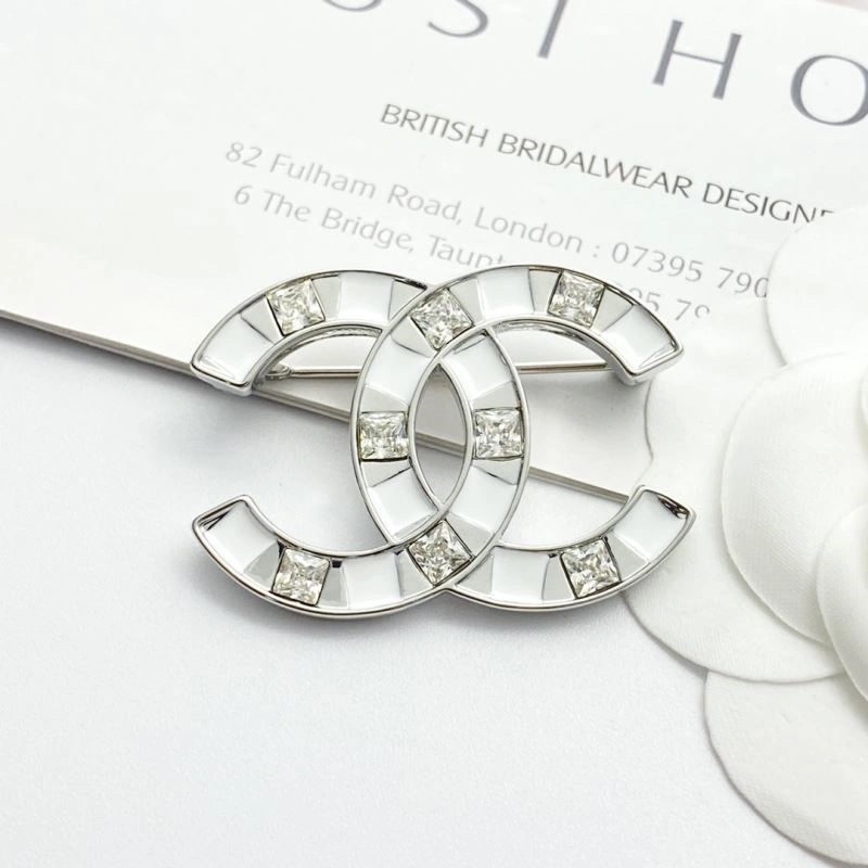 MultiPurpose Chanel Brooches 225630