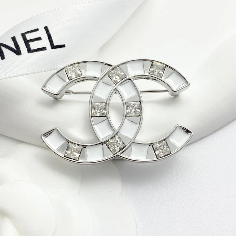 MultiPurpose Chanel Brooches 225630