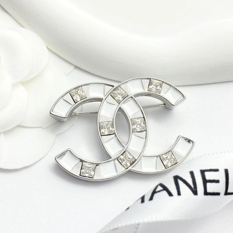 MultiPurpose Chanel Brooches 225630