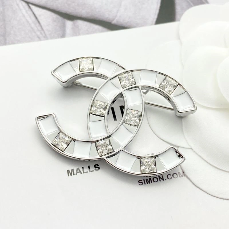 MultiPurpose Chanel Brooches 225630