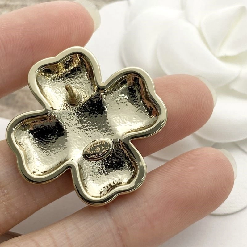 Breathable Chanel Brooches 225627